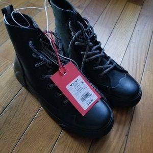Hunter for Target NWT canvas sneakers 7w